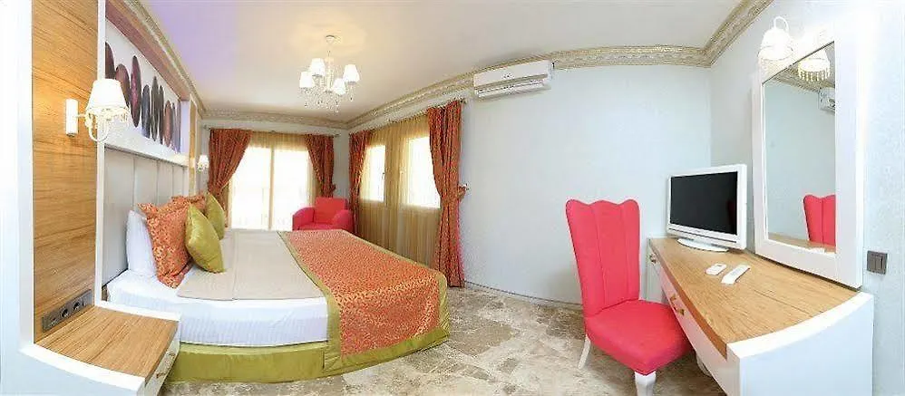 Hotel Camelot Boutique (Adults Only) Bodrum 4*,